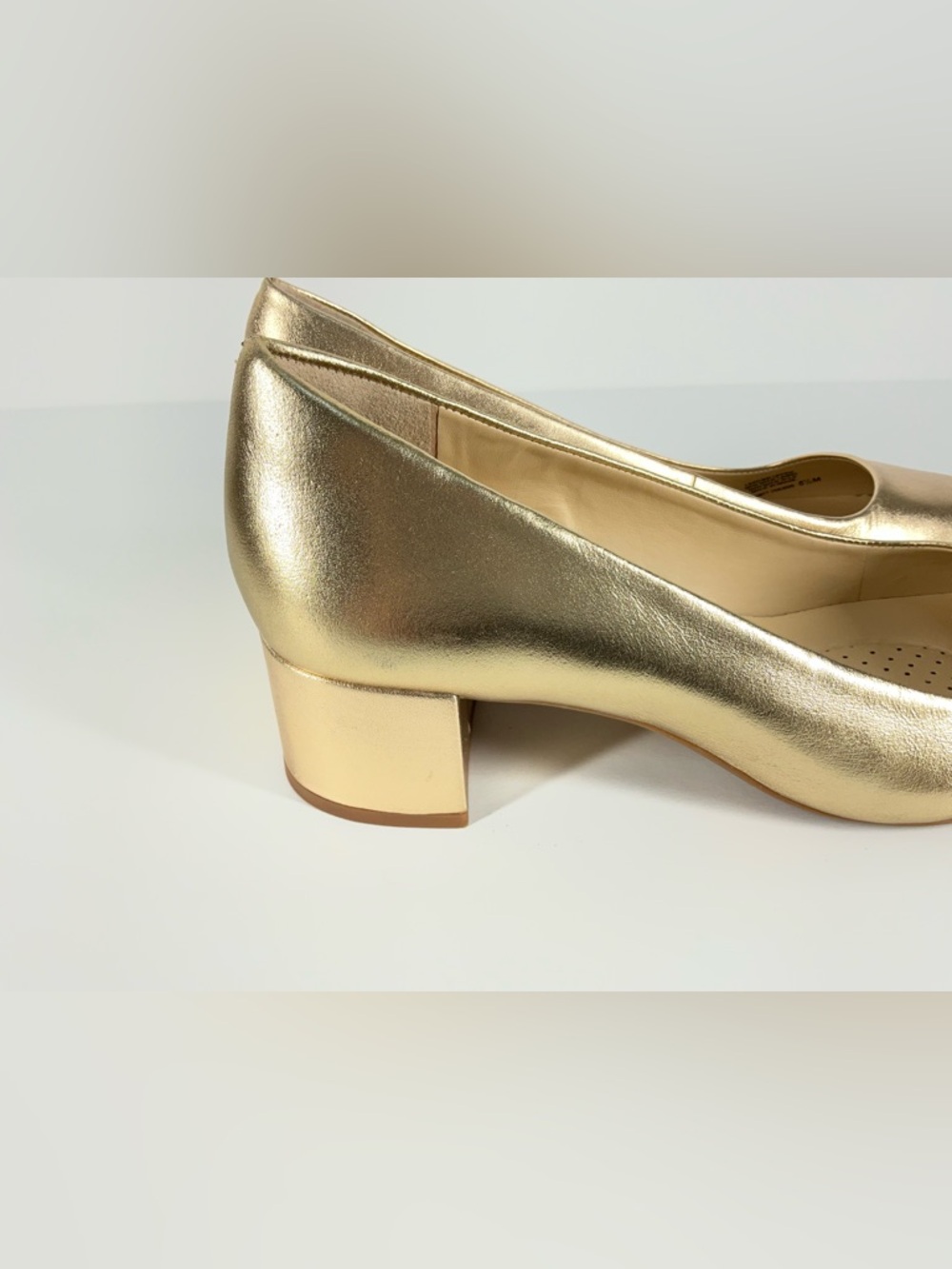 Alex Marie Phoebe Soft‎ Gold Block Heel Pumps Women’s Size 8.5 - Picture 15 of 16